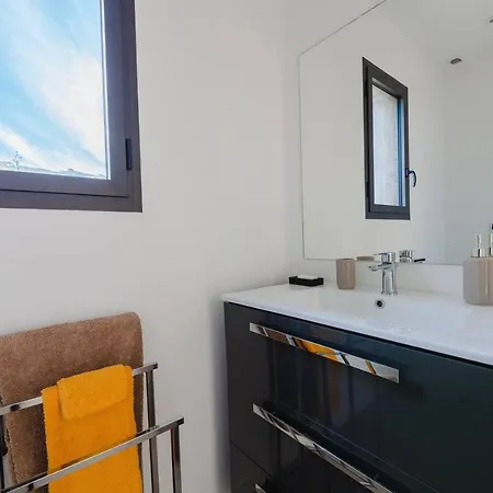 Villa De 4 Chambres Avec Piscine Privee Jardin Amenage Et Wifi A Porto Vecchio A 6 Km De La Plage Villa *