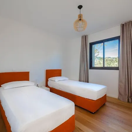 Villa Villa De 4 Chambres Avec Piscine Privee Jardin Amenage Et Wifi A Porto Vecchio A 6 Km De La Plage *